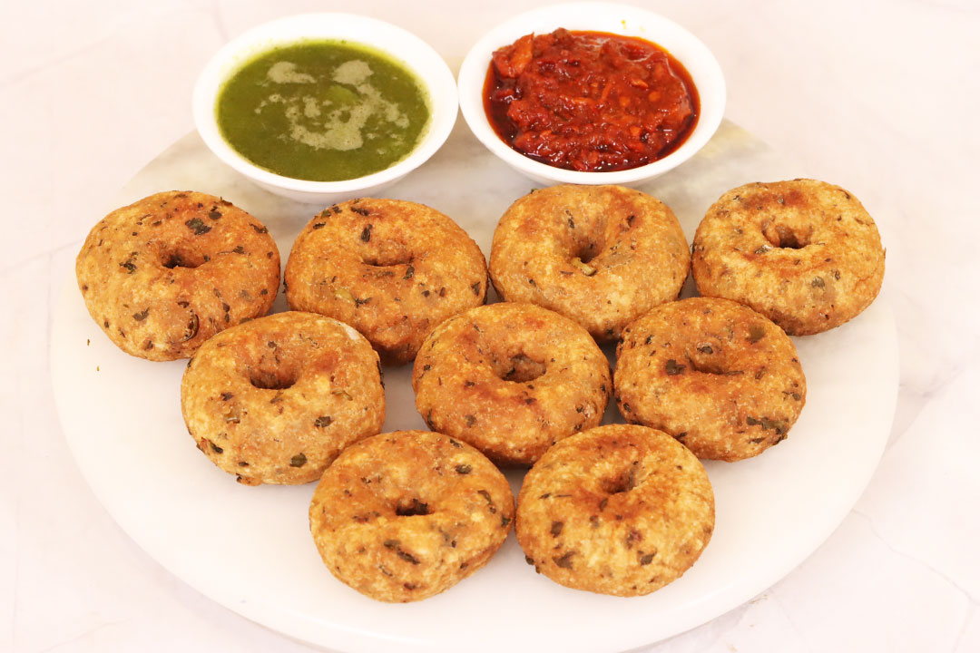 Instant Bread Medu Vada | Madhura's Recipe %